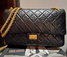 Charger l'image dans la galerie, Chanel 2.55 Médium