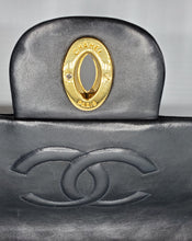 Charger l'image dans la galerie, Chanel Maxi Jumbo Circa 90