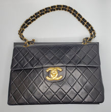 Charger l'image dans la galerie, Chanel Maxi Jumbo Circa 90
