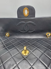 Charger l'image dans la galerie, Chanel Maxi Jumbo Circa 90