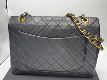 Charger l'image dans la galerie, Chanel Maxi Jumbo Circa 90