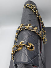 Charger l'image dans la galerie, Chanel Maxi Jumbo Circa 90