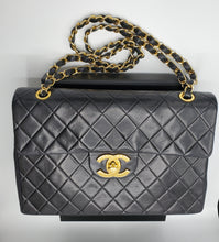 Charger l'image dans la galerie, Chanel Maxi Jumbo Circa 90