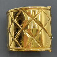 Charger l'image dans la galerie, Manchette Vintage Chanel circa 90