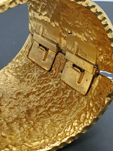 Charger l'image dans la galerie, Manchette Vintage Chanel circa 90