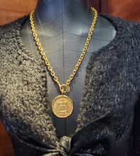 Charger l'image dans la galerie, Sautoir Chanel Vintage "Rue Cambon"