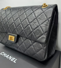 Charger l'image dans la galerie, Chanel 2.55 Médium