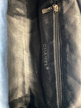 Cargar imagen en el visor de la galería, Chanel Pouch