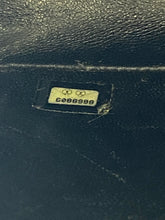 Cargar imagen en el visor de la galería, Chanel jumbo caviar