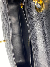 Cargar imagen en el visor de la galería, Chanel jumbo caviar