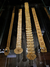 Cargar imagen en el visor de la galería, Chanel Gold Belt