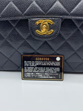 Cargar imagen en el visor de la galería, Chanel jumbo caviar