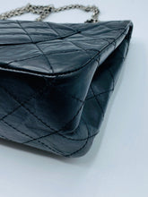 Cargar imagen en el visor de la galería, Chanel 2.55 black silver hardware