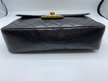Cargar imagen en el visor de la galería, Chanel Jumbo big CC