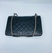 Cargar imagen en el visor de la galería, Chanel 2.55 black silver hardware