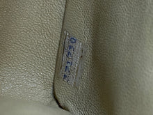 Cargar imagen en el visor de la galería, Vintage Chanel Beige Bag