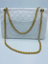 Cargar imagen en el visor de la galería, White Chanel Bag