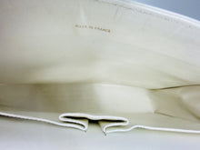 Cargar imagen en el visor de la galería, White Chanel Bag