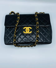 Cargar imagen en el visor de la galería, Chanel Jumbo big CC