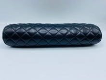 Cargar imagen en el visor de la galería, Chanel Pouch