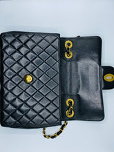 Cargar imagen en el visor de la galería, Chanel Jumbo big CC