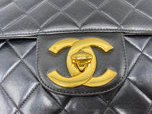 Cargar imagen en el visor de la galería, Chanel Jumbo big CC