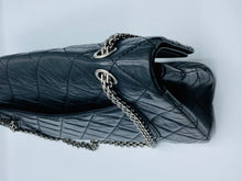 Cargar imagen en el visor de la galería, Chanel 2.55 black silver hardware