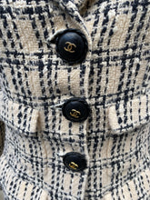 Cargar imagen en el visor de la galería, Chanel Jacket
