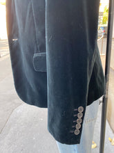 Cargar imagen en el visor de la galería, Saint Laurent Velvet Blazer