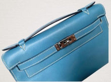 Cargar imagen en el visor de la galería, Bolsa azul cielo de Hermes