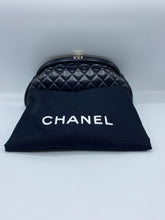Cargar imagen en el visor de la galería, Chanel Pouch
