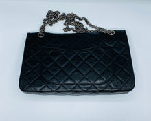 Cargar imagen en el visor de la galería, Chanel 2.55 black silver hardware
