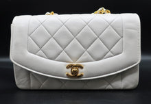 Charger l'image dans la galerie, Chanel Diana Bag