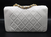 Charger l'image dans la galerie, Chanel Diana Bag
