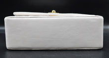 Charger l'image dans la galerie, Chanel Diana Bag