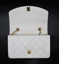 Charger l'image dans la galerie, Chanel Diana Bag