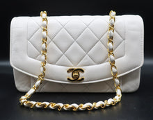 Charger l'image dans la galerie, Chanel Diana Bag
