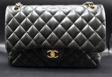 Charger l'image dans la galerie, Chanel Black Jumbo Bag 30 CM