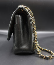 Charger l'image dans la galerie, Chanel Black Jumbo Bag 30 CM