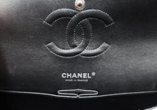 Charger l'image dans la galerie, Chanel Splatter Paint B&W Tweed Bag