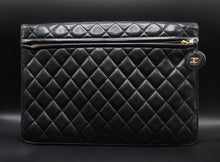 Charger l'image dans la galerie, Chanel Jumbo Pouch Bag