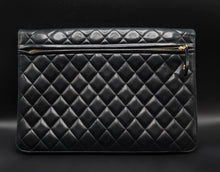 Charger l'image dans la galerie, Chanel Jumbo Pouch Bag