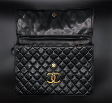 Charger l'image dans la galerie, Chanel Jumbo Pouch Bag