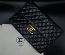Charger l'image dans la galerie, Chanel Jumbo Pouch Bag