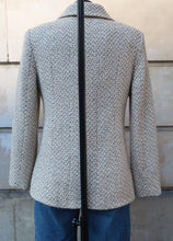 Charger l'image dans la galerie, Chanel Beige Tweed Jacket