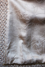 Charger l'image dans la galerie, Chanel Beige Tweed Jacket