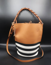 Charger l'image dans la galerie, Loewe Gate Bucket Bag