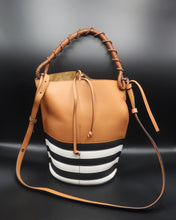 Charger l'image dans la galerie, Loewe Gate Bucket Bag