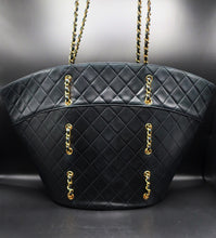 Charger l'image dans la galerie, Chanel Quilted Tote Bag