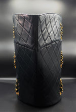 Charger l'image dans la galerie, Chanel Quilted Tote Bag